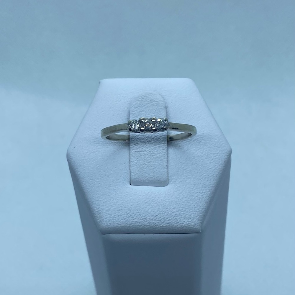14k Diamond ring - Picture 2 of 12
